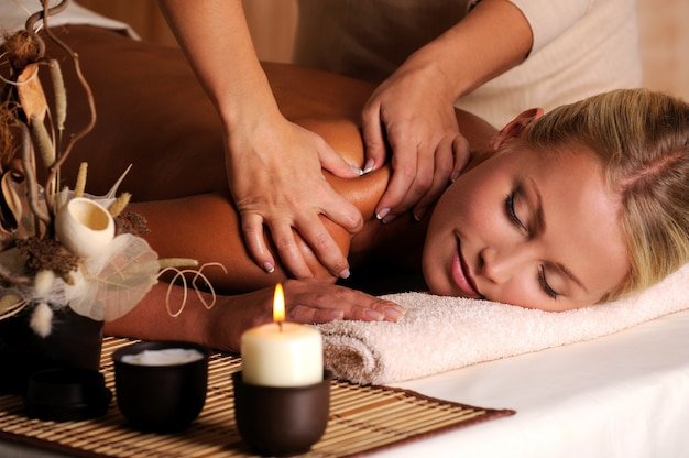 Massage dos et épaules à Blagnac